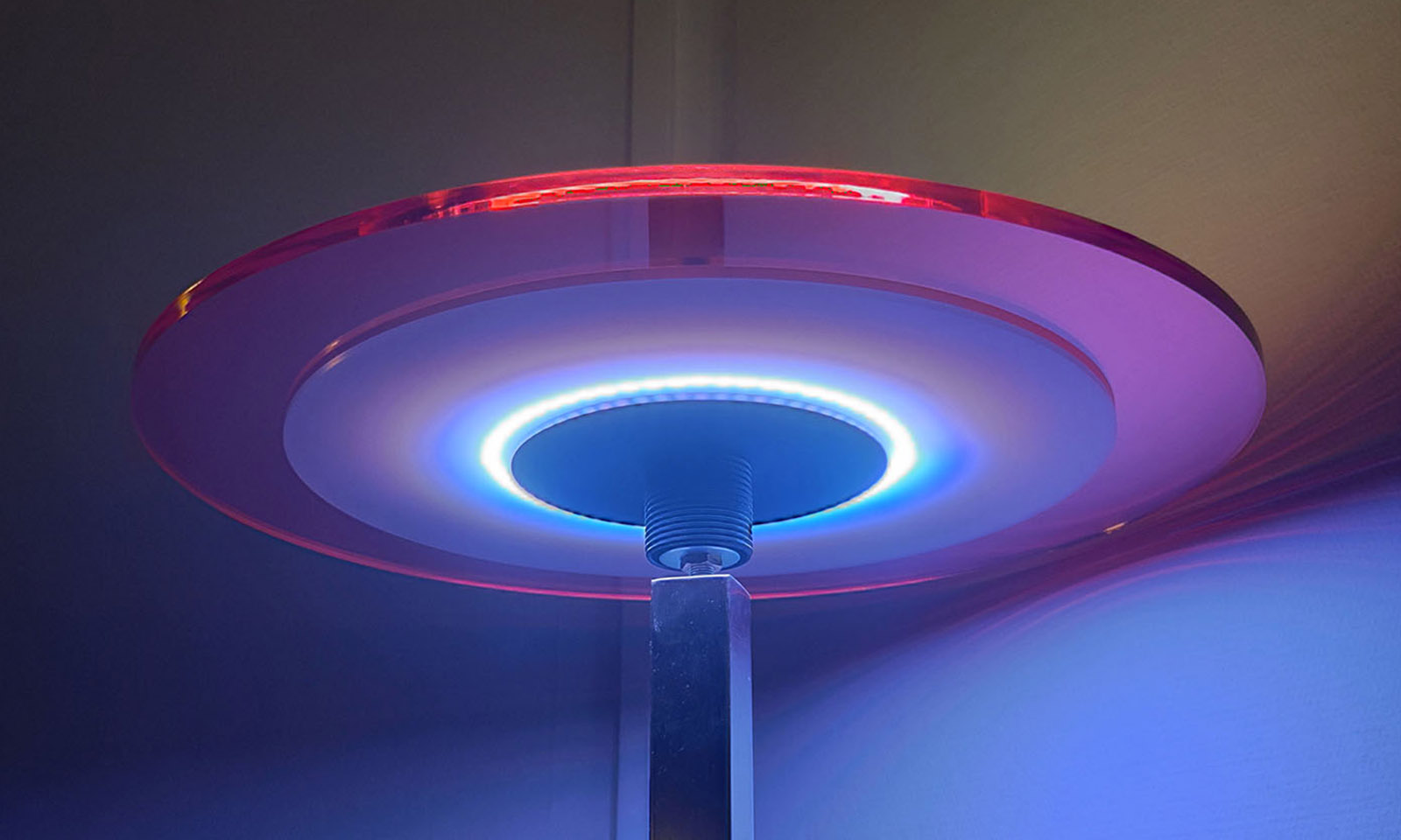 Lamp 03 — DSC